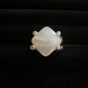 Mother of Pearl Sterling Silver Split Shank Ring. Size 7